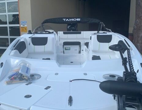 Fun Ski/Fish/Deck boat!!