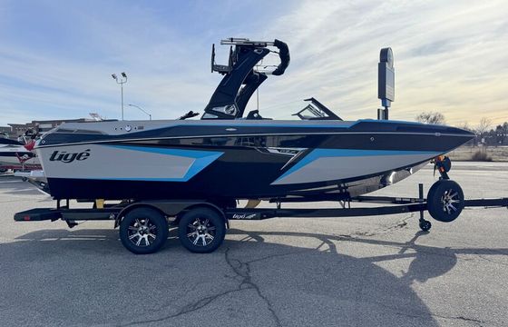 2025 Tige rzx22 - Wakesurf Boat