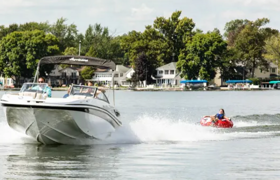 Hurricane 21 Runabout for cruising and skiing– Hidden Cove!