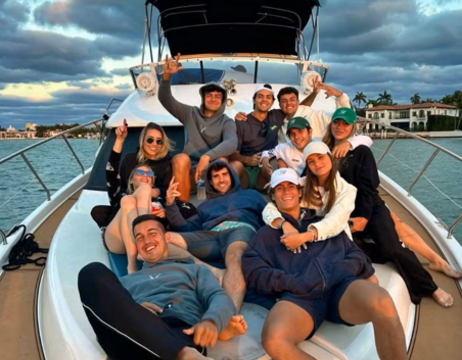 Enjoy “OTTAWA” Silverton Flybridge 48ft Luxury Yacht in Miami!