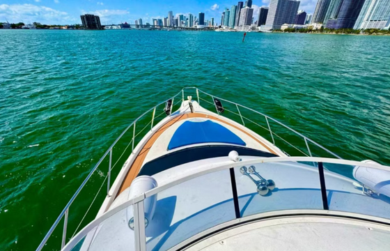 Enjoy “OTTAWA” Silverton Flybridge 48ft Luxury Yacht in Miami!