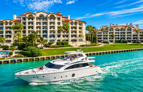 Aicon 80' Luxury Yacht in Miami