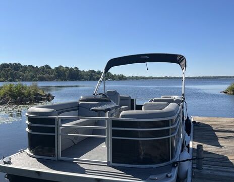 2023 Bennington 20SSR Luxury Pontoon
