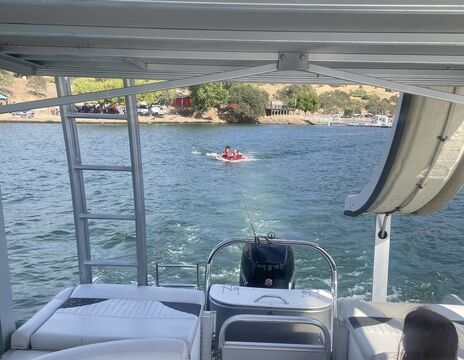 Private Tour of Lake Tulloch