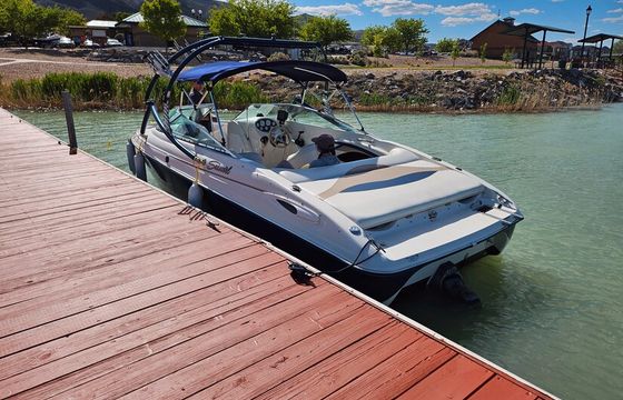 23' Bow Rider for Water Skiing/Tubing &amp; Cruising