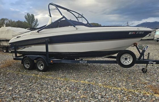 23' Bow Rider for Water Skiing/Tubing &amp; Cruising