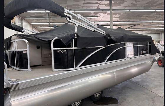 Pontoon Delivery to Lake within 30 mi of St Cloud included!