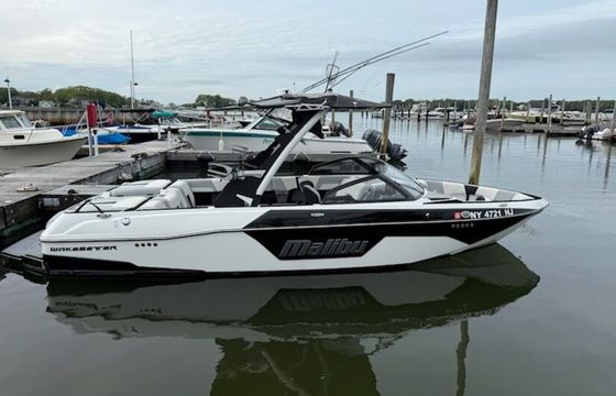 23ft Malibu Wake Boat – Sag Harbor Tubing, Wakeboarding & Surfing Fun
