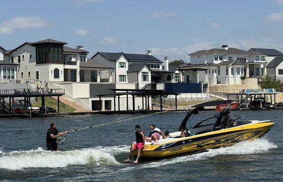 Full Service - Very Spacious Malibu Wakesetter 23LSV
