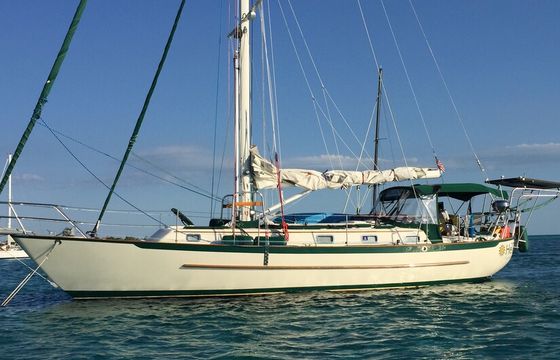 Helios — World-Class 40' Sailboat for Adventure & Comfort in Chicago