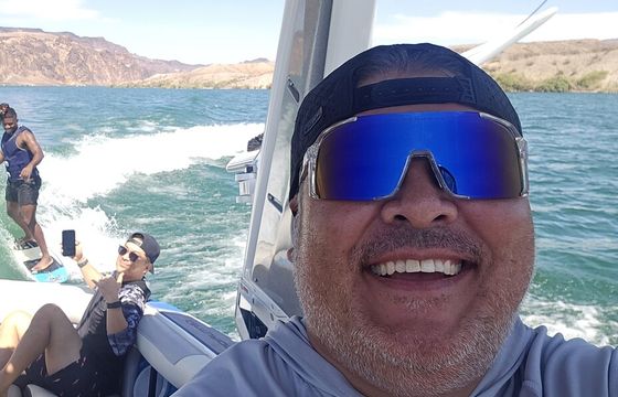 Ri265 Wakesurf Boat, captain is required.