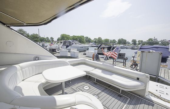Diversey Harbor's Gorgeous 48' Sea Ray Luxury Yacht