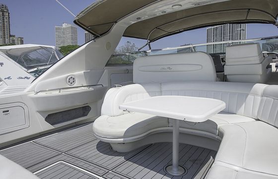 Diversey Harbor's Gorgeous 48' Sea Ray Luxury Yacht