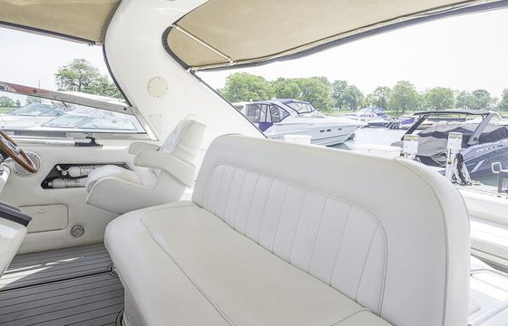 Diversey Harbor's Gorgeous 48' Sea Ray Luxury Yacht