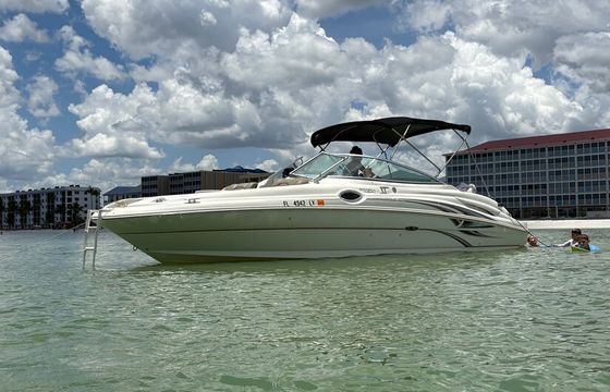 27’ Sea ray deck boat - Great family boat -