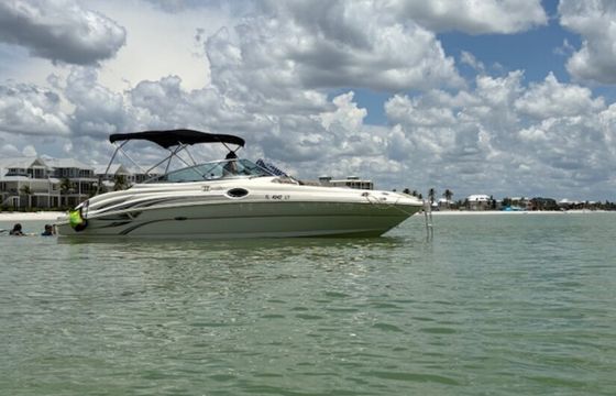 27’ Sea ray deck boat - Great family boat -