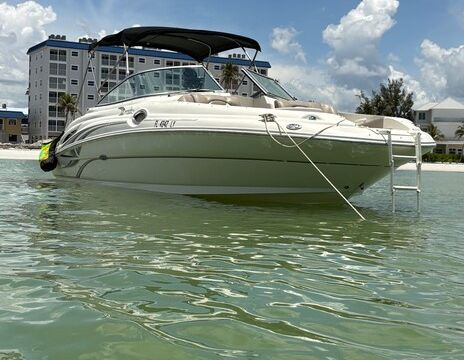 27’ Sea ray deck boat - Great family boat -