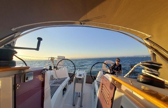 Jeanneau 349 performance crusier near the Golden Gate