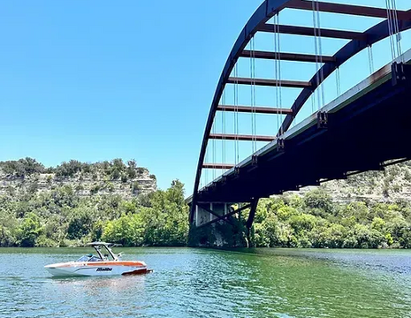 Wake, Waves and Lake Travis Days