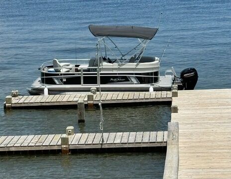 SunChaser 18' Vista Fish Pontoon – Available on Lake Livingston!