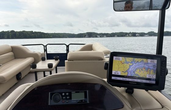 LakeWylieCruzin#2-Includes Gas/Ice/Floats-Boat in Lake-Ready to Board!