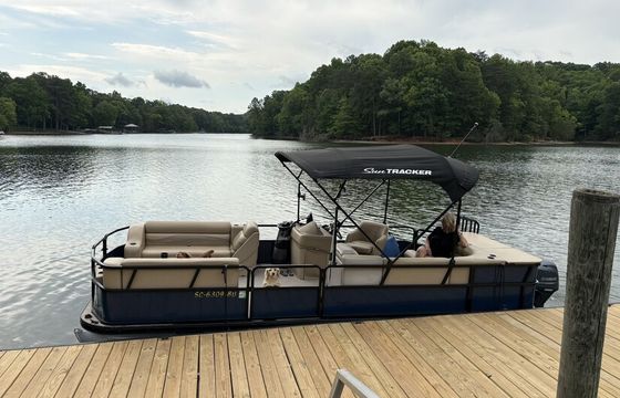LakeWylieCruzin#2-Includes Gas/Ice/Floats-Boat in Lake-Ready to Board!