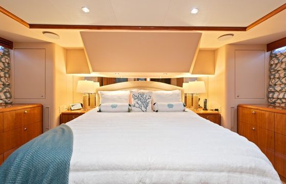 64-foot Luxury Motor Yacht - Captain, Crew and Fuel included in price!
