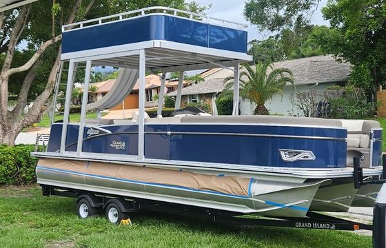 2025 Tahoe funship 25 ft upper deck  with slide 150 hp mercury