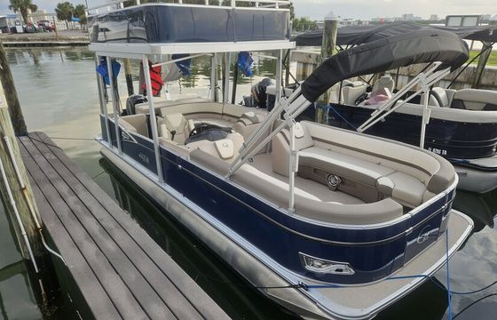 2025 Tahoe funship 25 ft upper deck  with slide 150 hp mercury