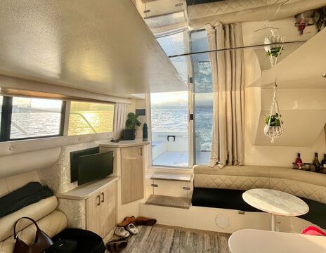 Luxury 40ft Party Yacht fully licensed W/ Capt. -BYOB 12 guests!