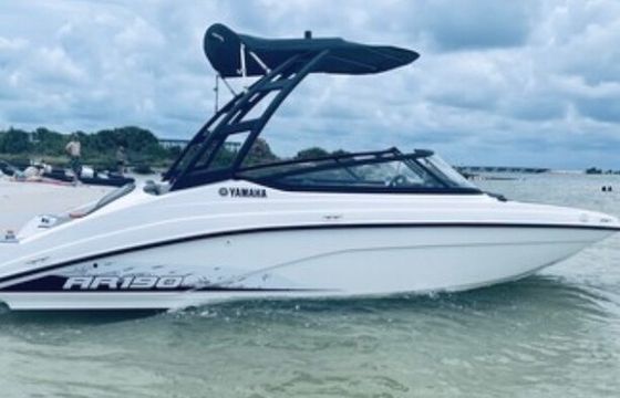 Beautiful 2023 Yamaha AR 190