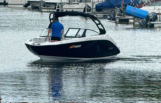 Yamaha AR220 Jet Boat
