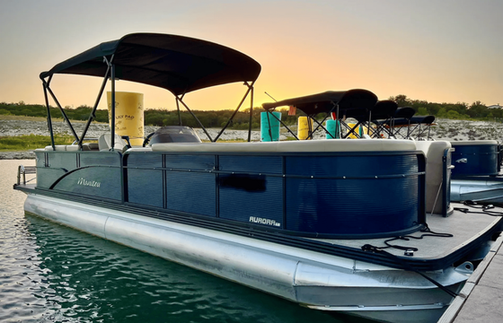 Lake Austin Tritoon (13 ppl max)