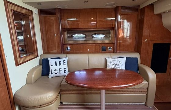 Sea Ray Sundancer 390 Yacht in Chicago