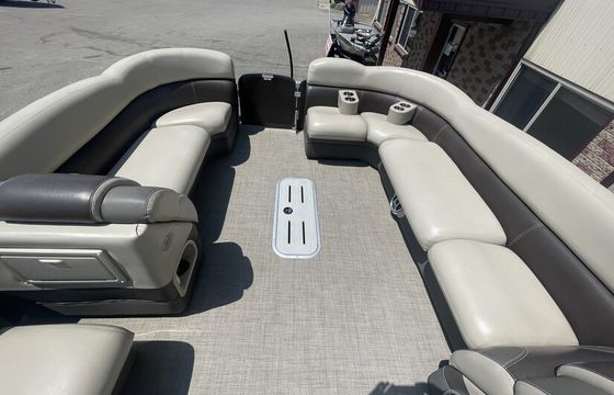 16 Passenger Premier Pontoon with 250 Mercury, ideal for big groups!