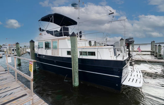 38’ Mariner for Intimate Cruises, Celebrations and Chesapeake Sunsets