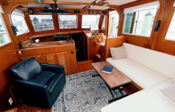 38’ Mariner for Intimate Cruises, Celebrations and Chesapeake Sunsets