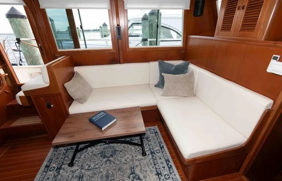 38’ Mariner for Intimate Cruises, Celebrations and Chesapeake Sunsets