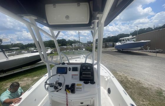 22’ Sea Fox Bay Boat with Power Pole, Jack Plate and Trolling Motor