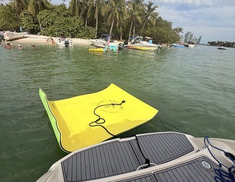 Chartecito Miami boat