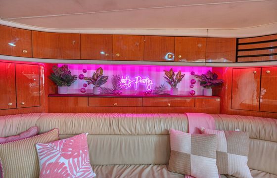 SPACIOUS 60' SEA RAY WITH 1 FREE HOUR MONDAY-THURSDAY
