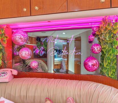 SPACIOUS 60' SEA RAY WITH 1 FREE HOUR MONDAY-THURSDAY