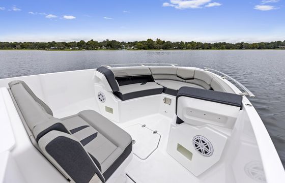 Welcome to our brand new 2026 Bay cruiser!