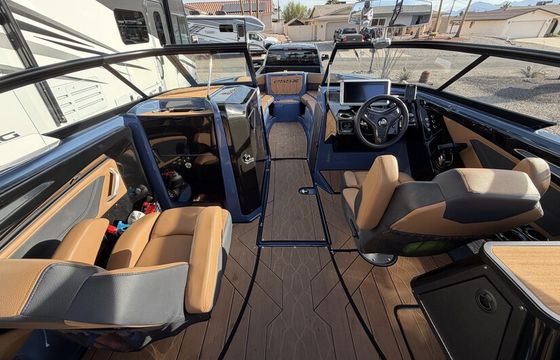 Wakeboard/Surf | ‘25 Yamaha 255XD – Captain Included