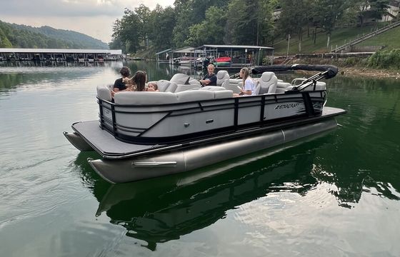 Norris Lake, Tritoon with 250hp engine
