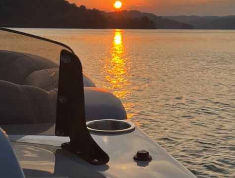 Norris Lake, Tritoon with 250hp engine