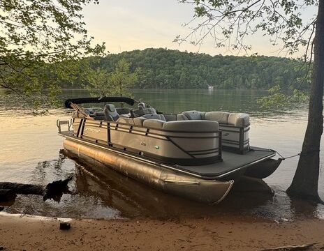 Norris Lake, Tritoon with 250hp engine