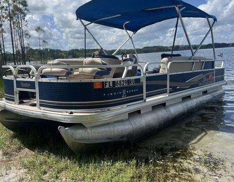 SunTracker Pontoon - Free delivery to Lake Eustis