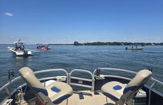 SunTracker Pontoon - Free delivery to Lake Eustis