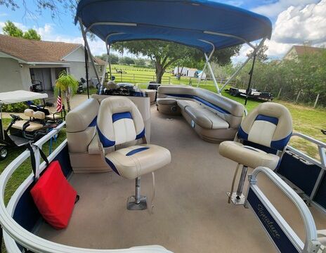 SunTracker Pontoon - Free delivery to Lake Eustis
